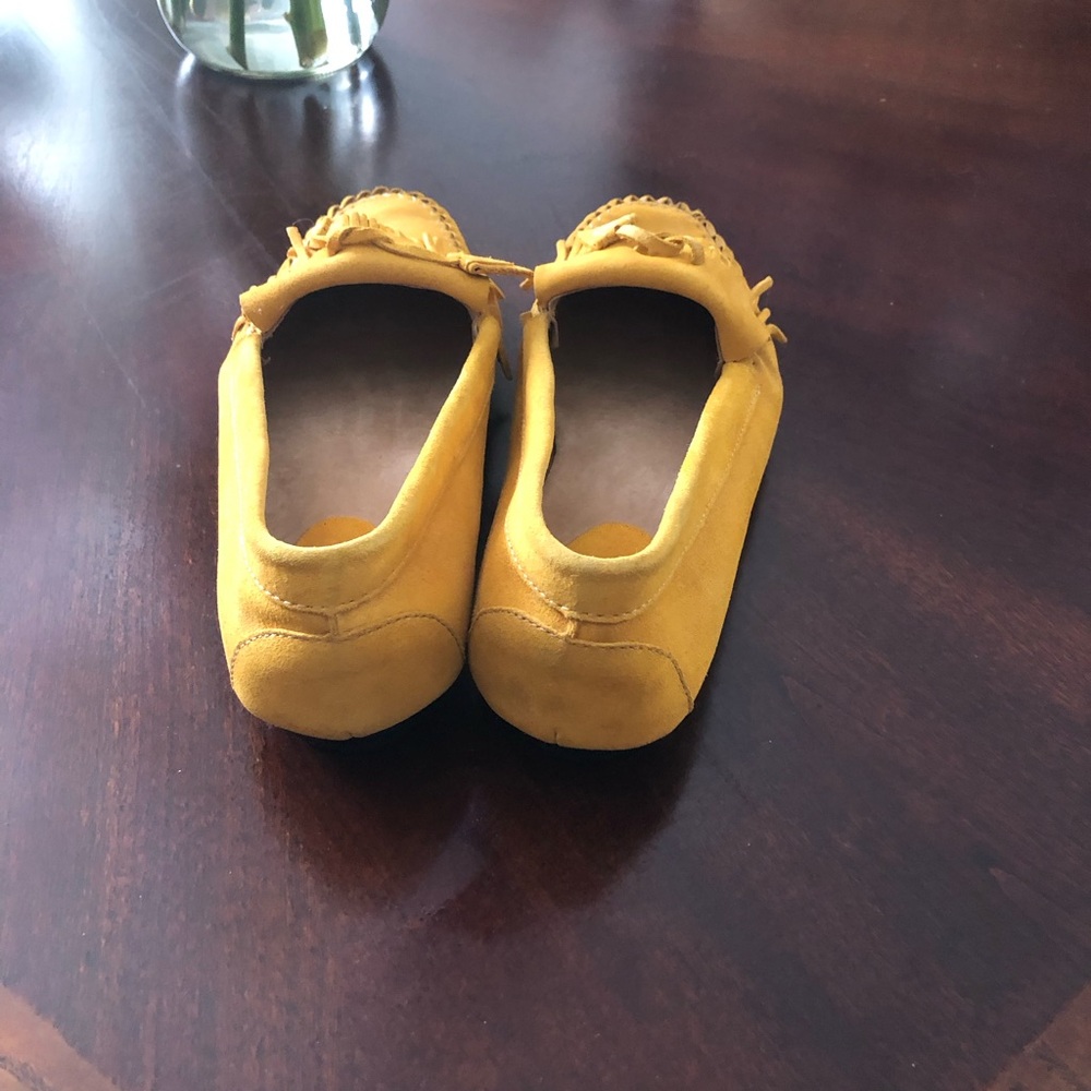 NWOT Me Too Mustard Yellow Errow Fringe Tassel Moccasin Suede Loafers Shoes 8.5 - Picture 5 of 11